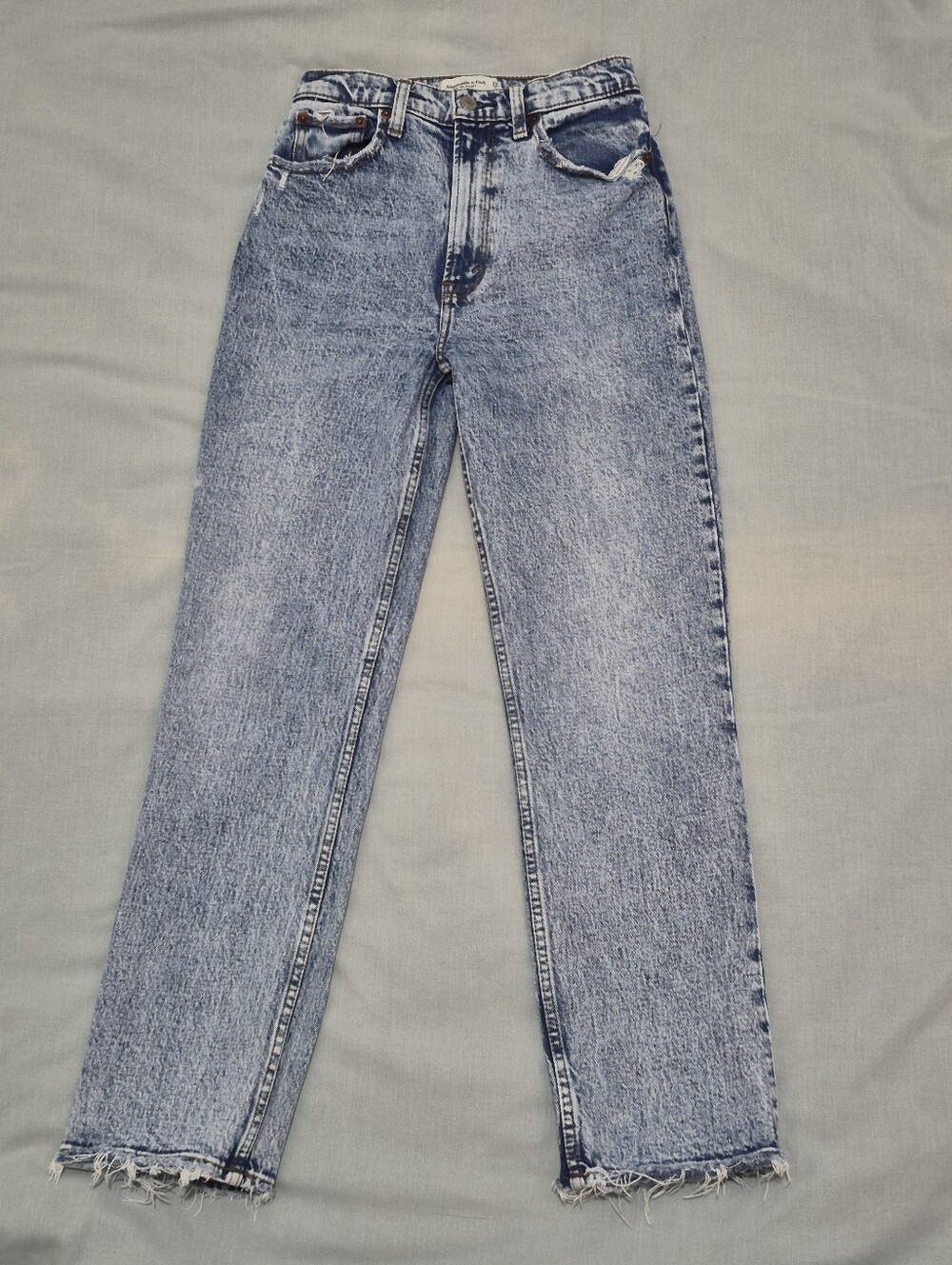 Abercrombie & Fitch Light Blue Straight Leg Jeans - Giving 90's Vibe